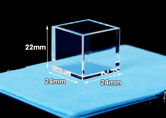 20 x 20 mm Large Quartz Cells, 4 Windows, QGC36